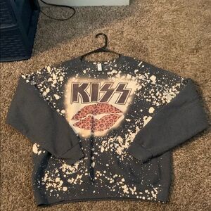 KISS Graphic Sweatshirt with Leopard Print Lips Women’s Size Large